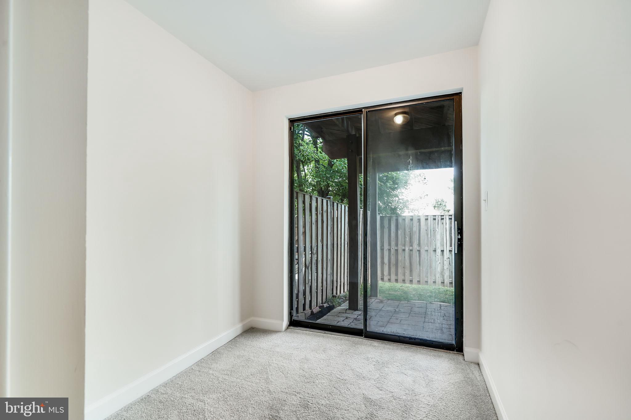 LONGSTREET COMMONS - Residential