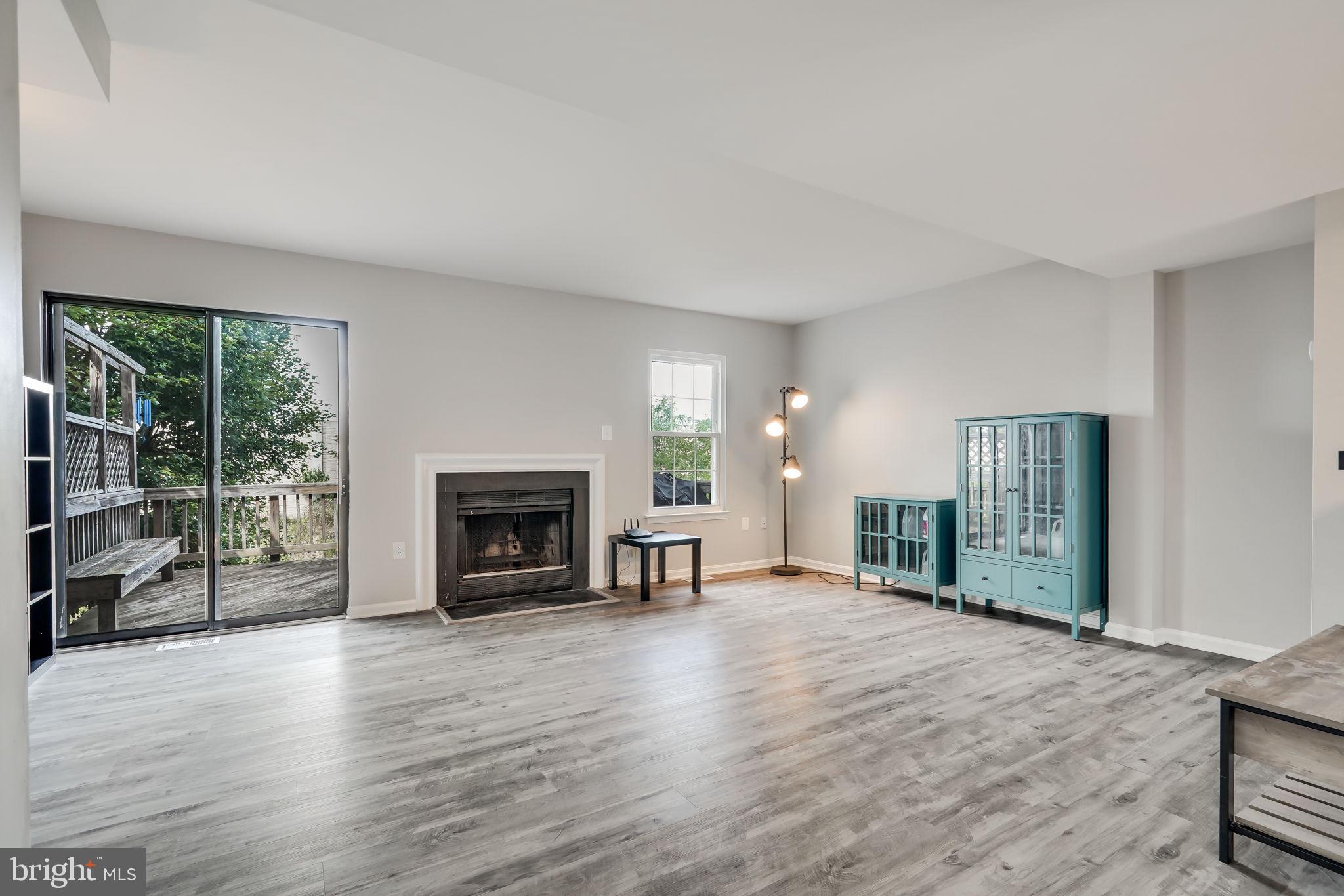 LONGSTREET COMMONS - Residential