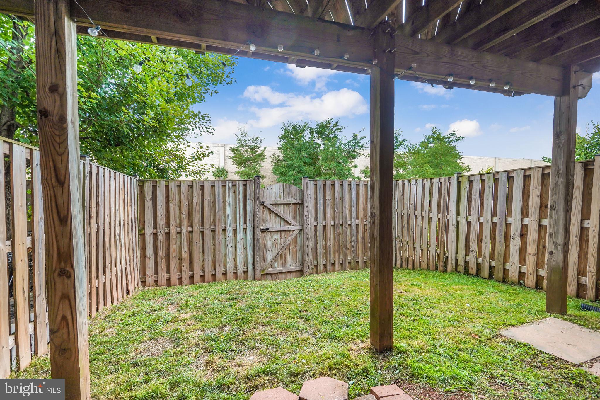 LONGSTREET COMMONS - Residential