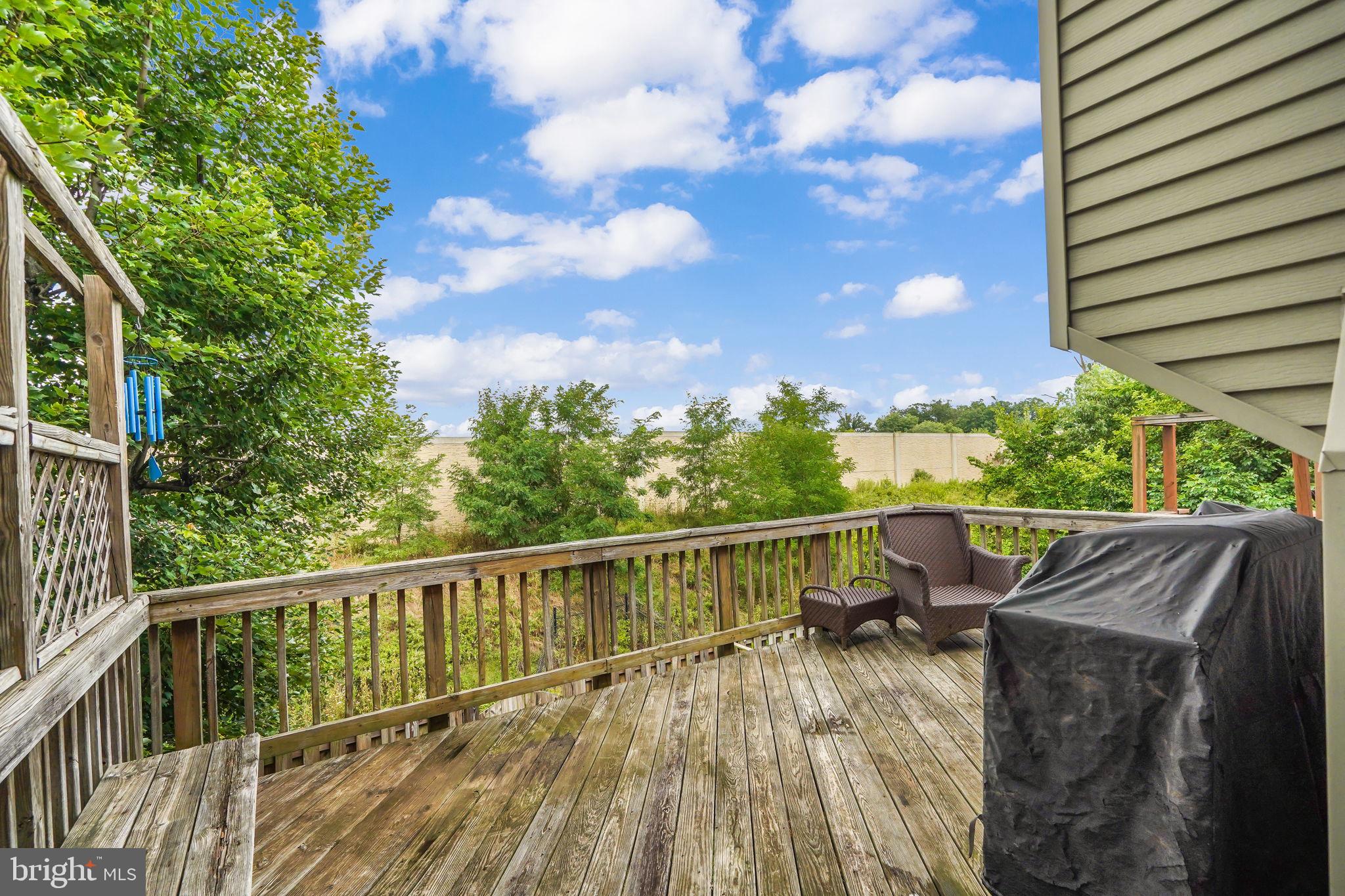 LONGSTREET COMMONS - Residential