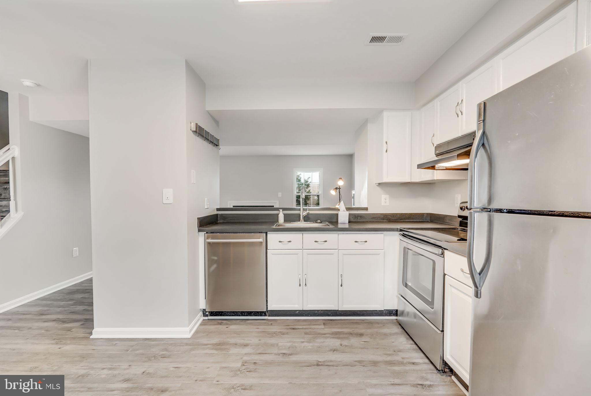 LONGSTREET COMMONS - Residential