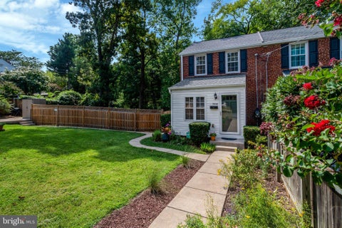 Photo of 5910 Edgehill Drive, ALEXANDRIA, VA 22303 (MLS # VAFX2333056)