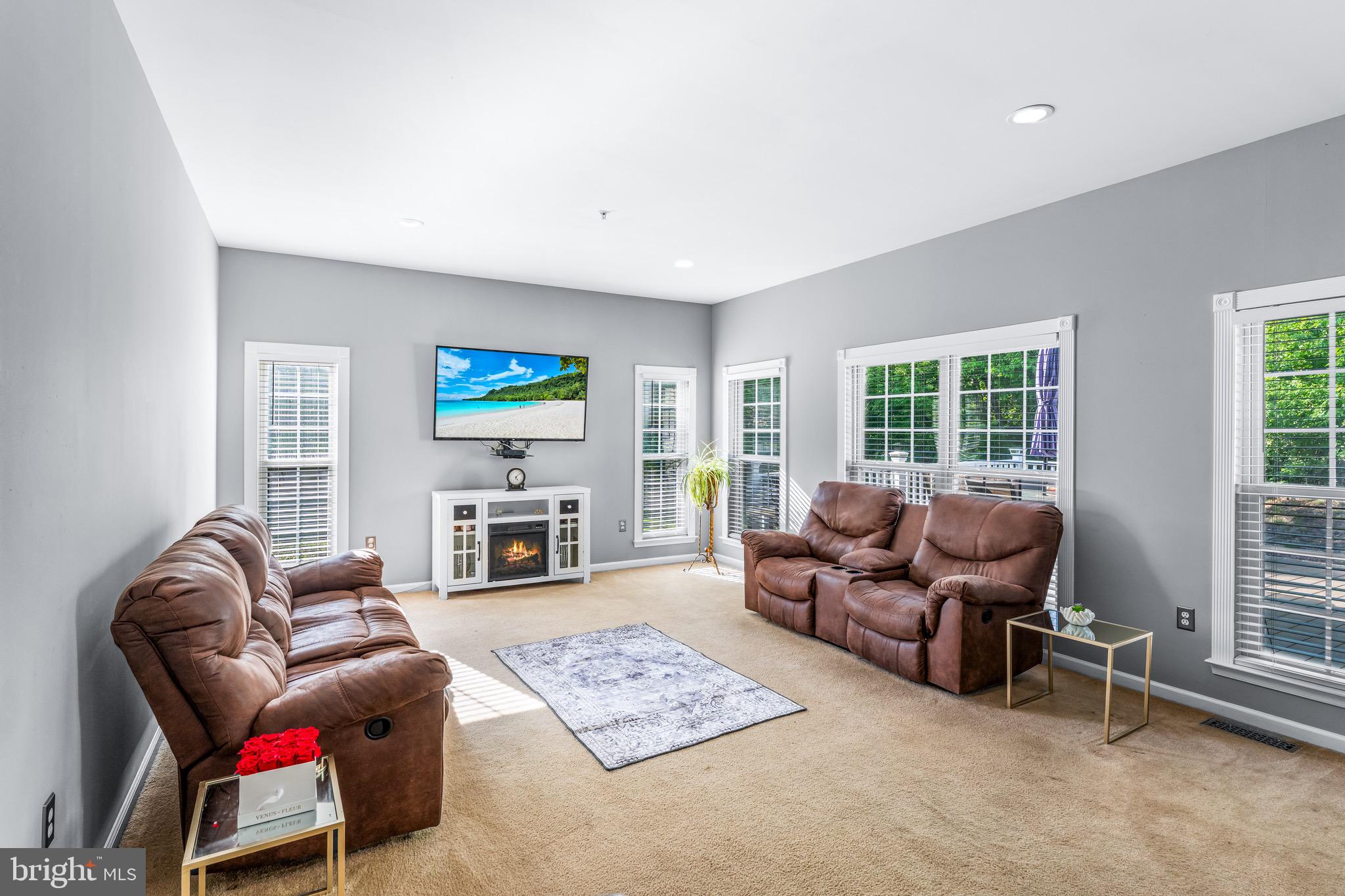 HILLANTRAE - Residential