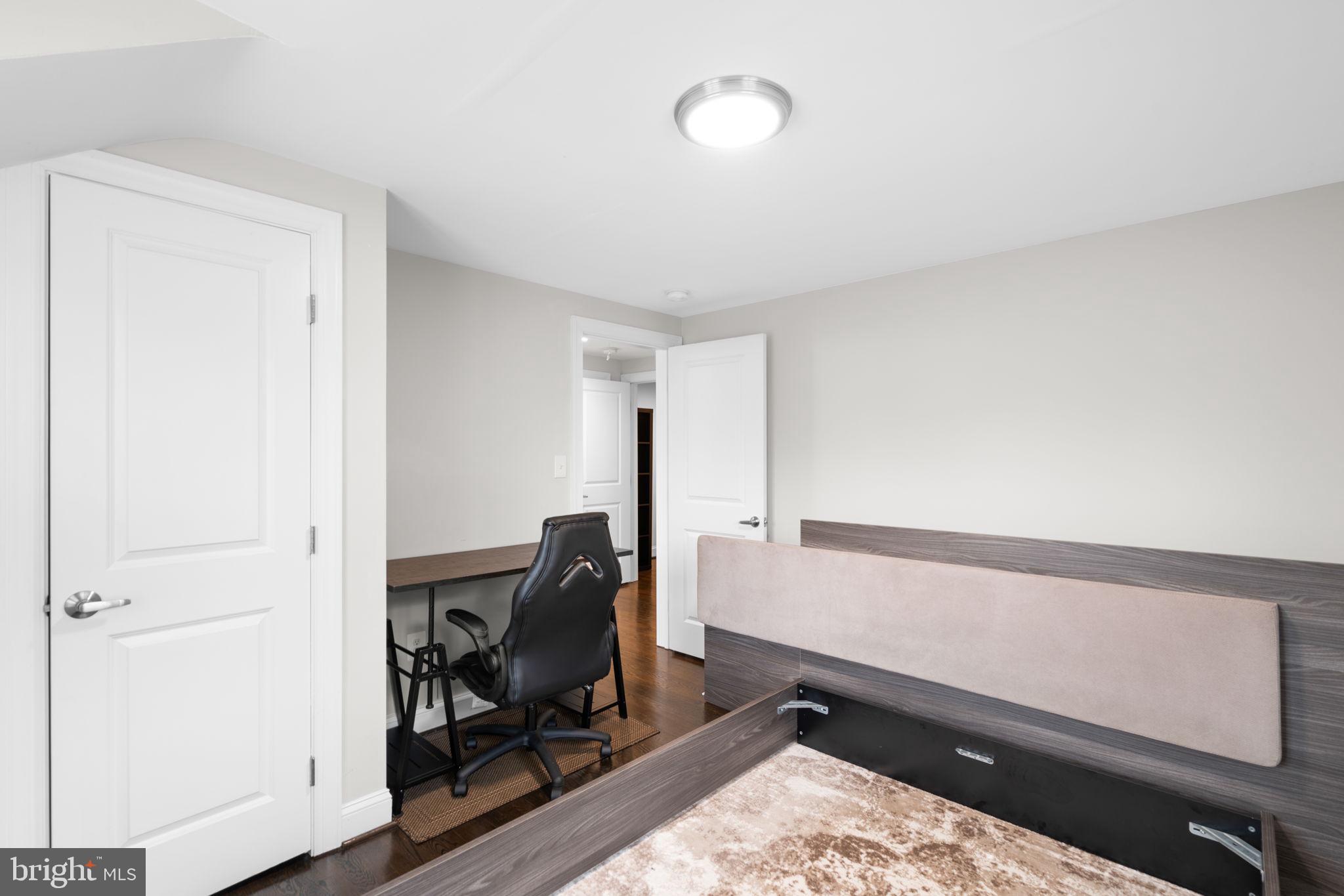 BALLSTON - Residential Lease