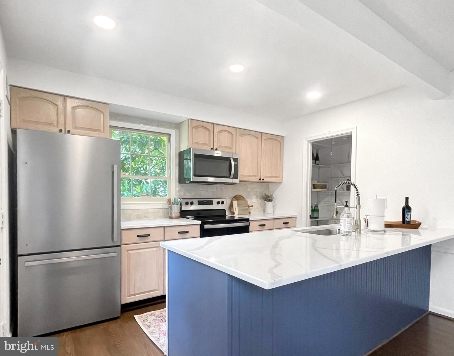 GEORGETOWN HOUSES - Residential