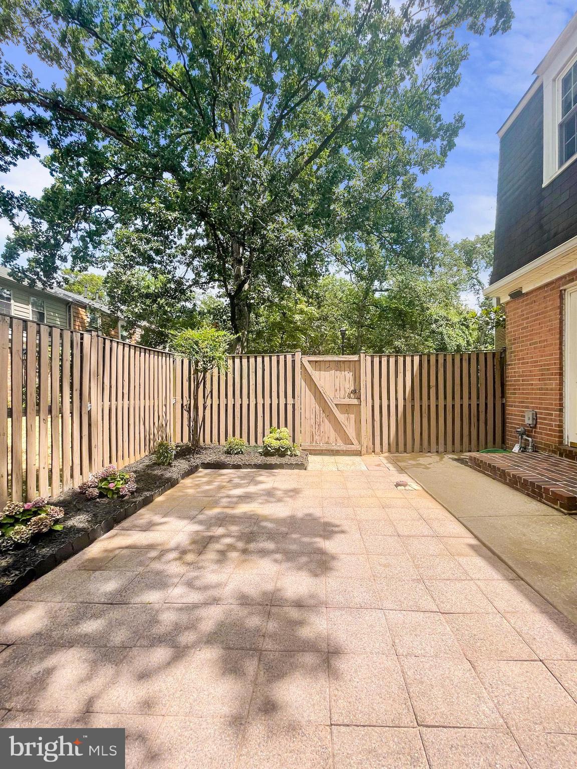 GEORGETOWN HOUSES - Residential