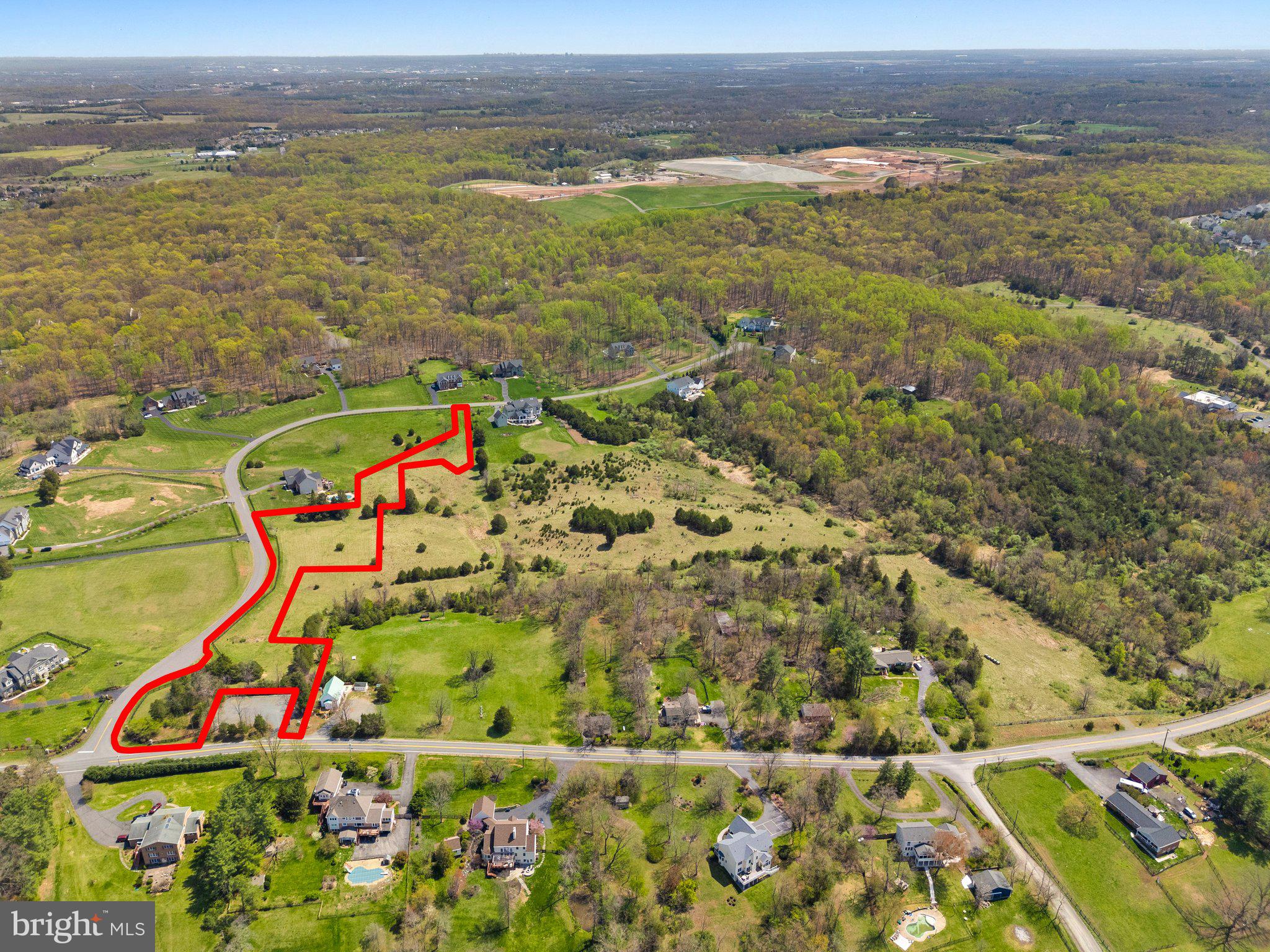 STONE FOX ESTATES - Land