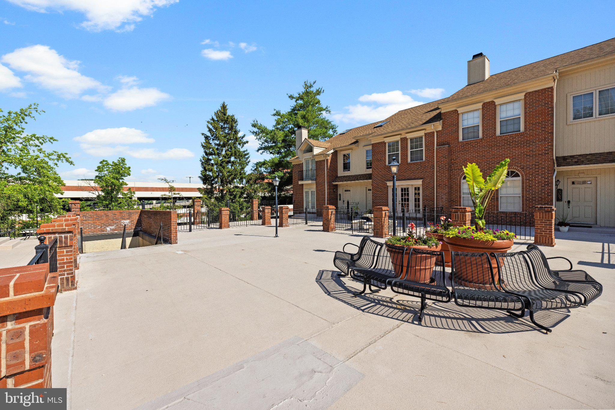 5082 MAIN STREET