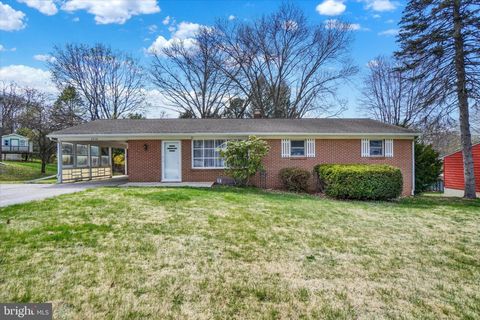 2710 WHITNEY DRIVE YORK PA 17402