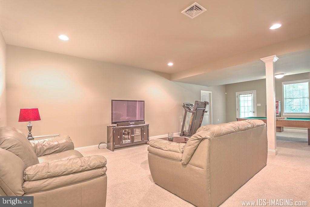 MEADOWBROOK FARMS - Residential