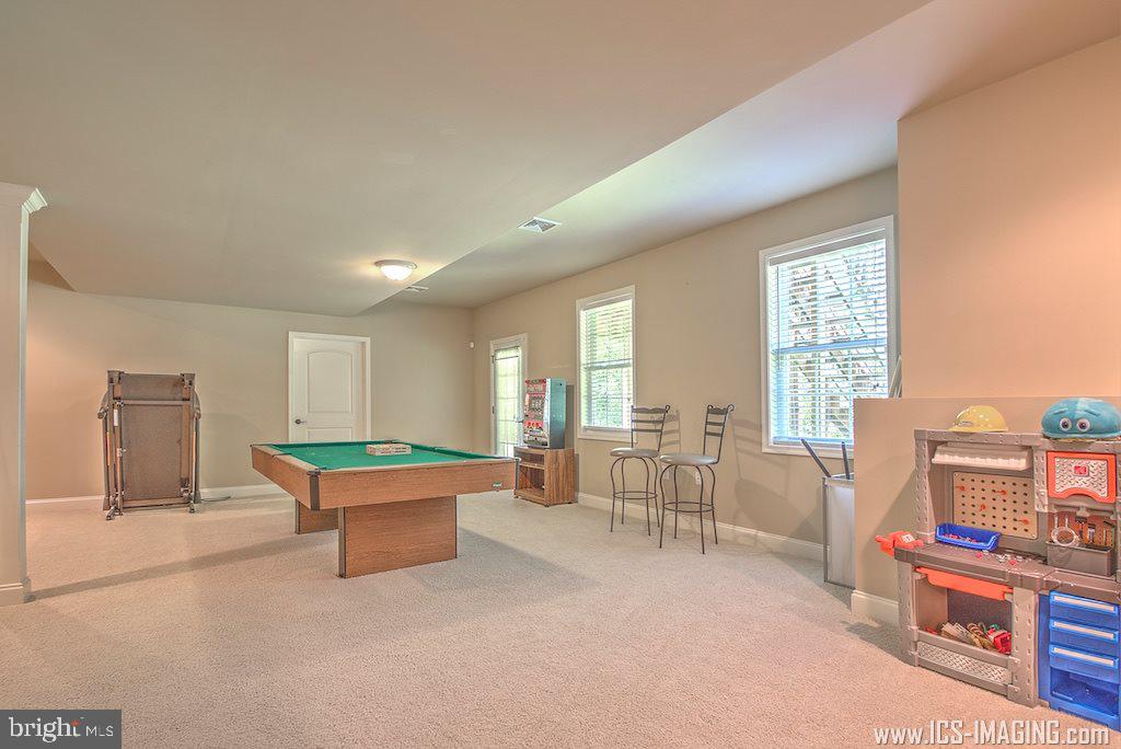 MEADOWBROOK FARMS - Residential