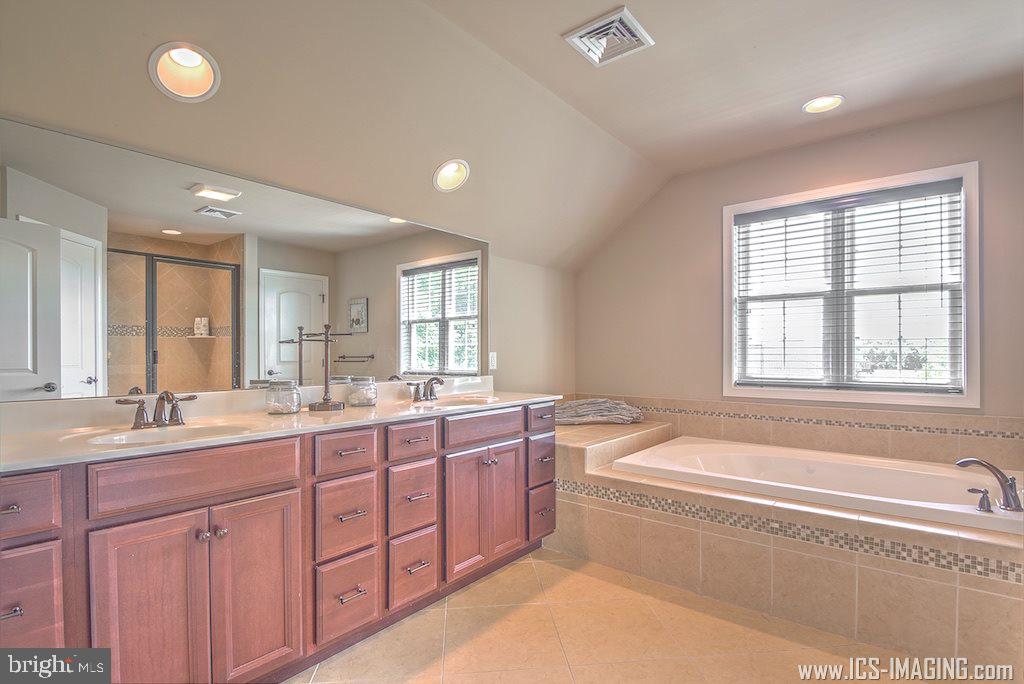 MEADOWBROOK FARMS - Residential