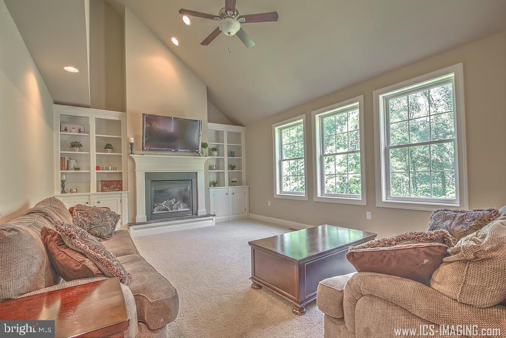 MEADOWBROOK FARMS - Residential