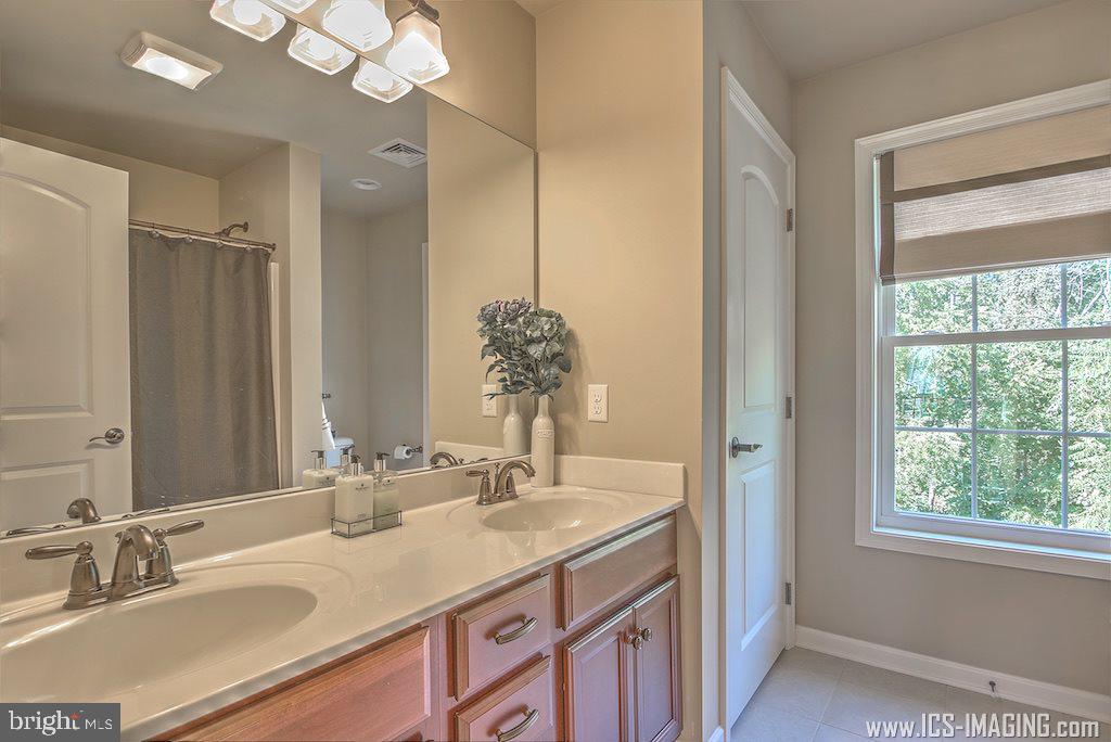 MEADOWBROOK FARMS - Residential