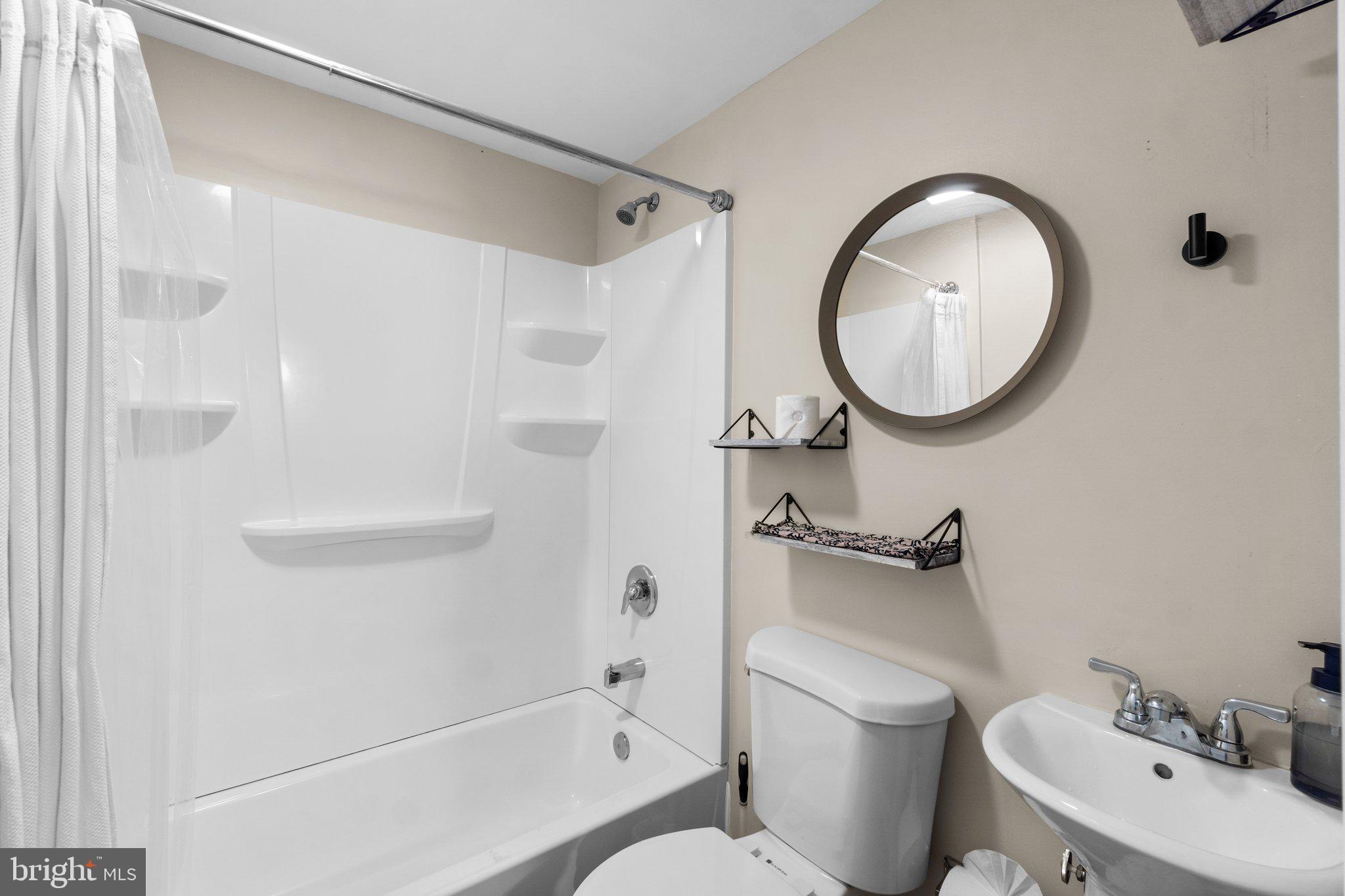 CARROLL SQUARE - Residential