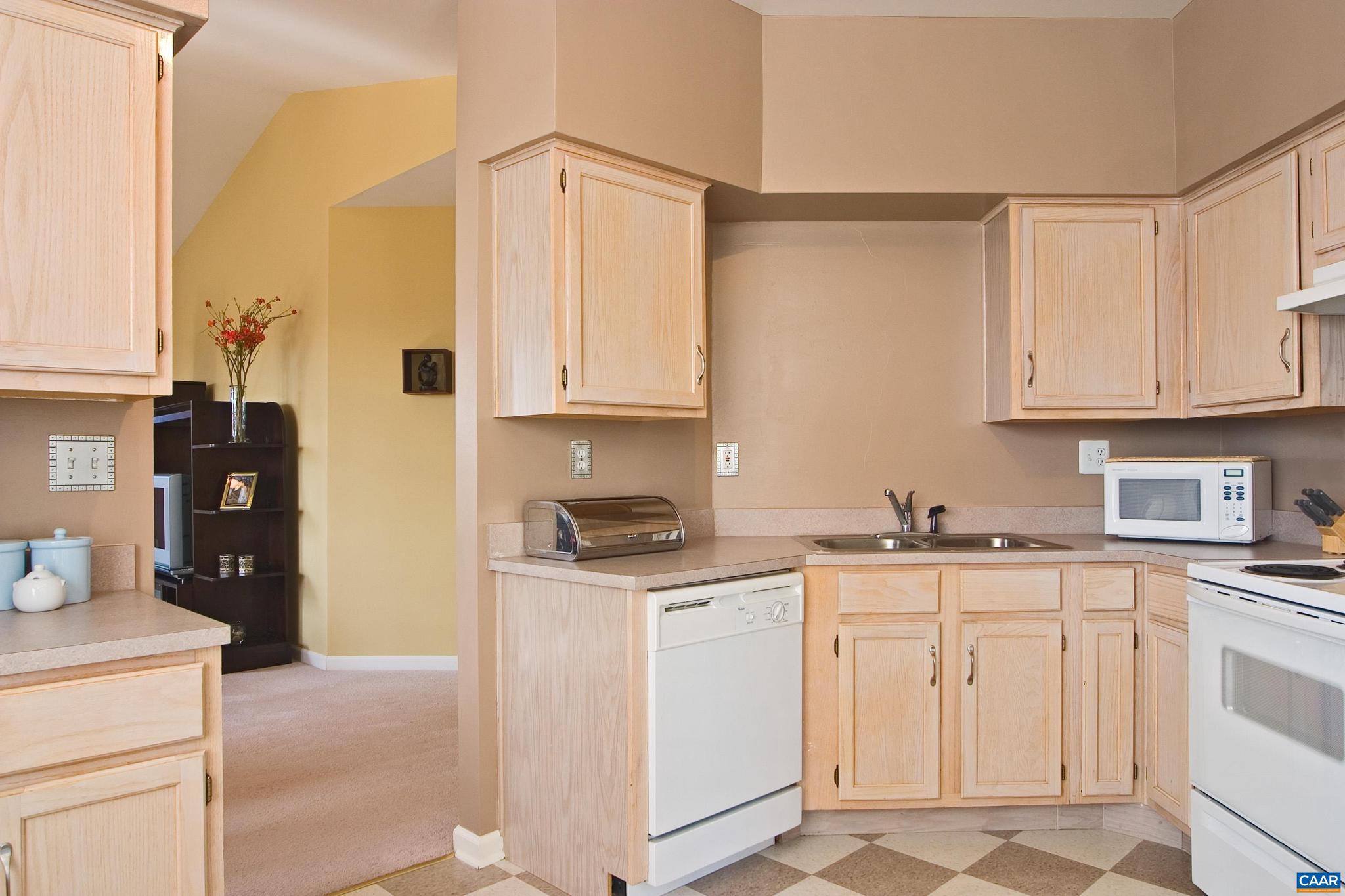 CARRIAGE HILL - Residential Lease