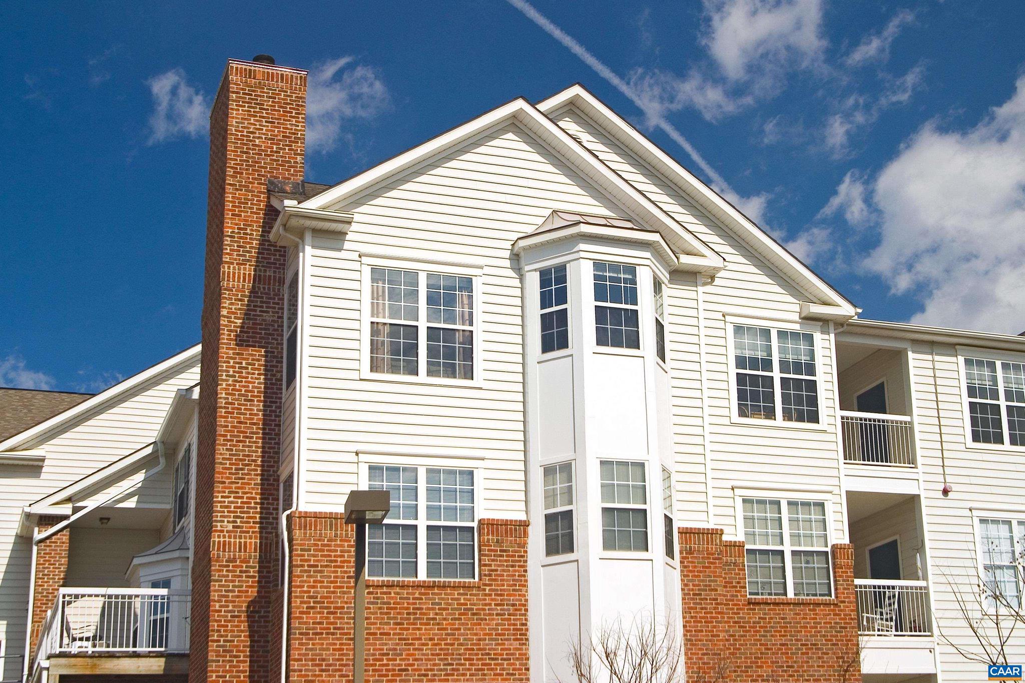 CARRIAGE HILL - Residential Lease