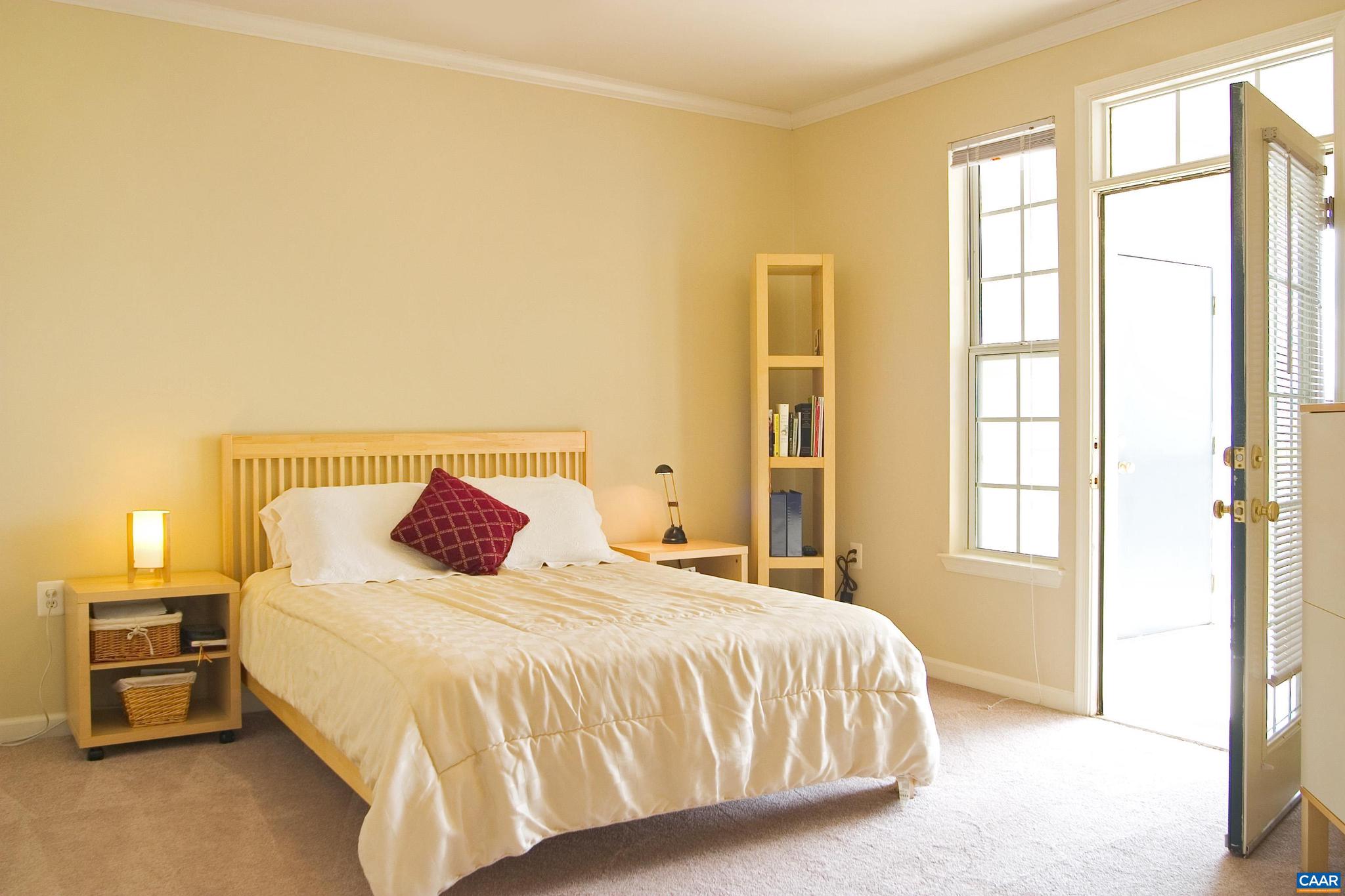 CARRIAGE HILL - Residential Lease