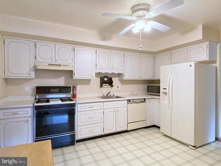 PARKVILLE - Residential Lease