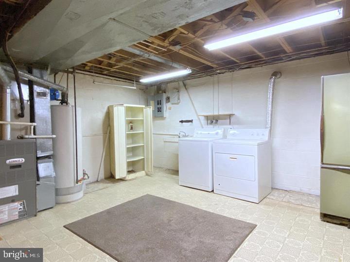 PARKVILLE - Residential Lease