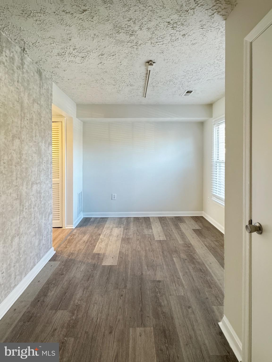 PORT O DUMFRIES - Residential Lease