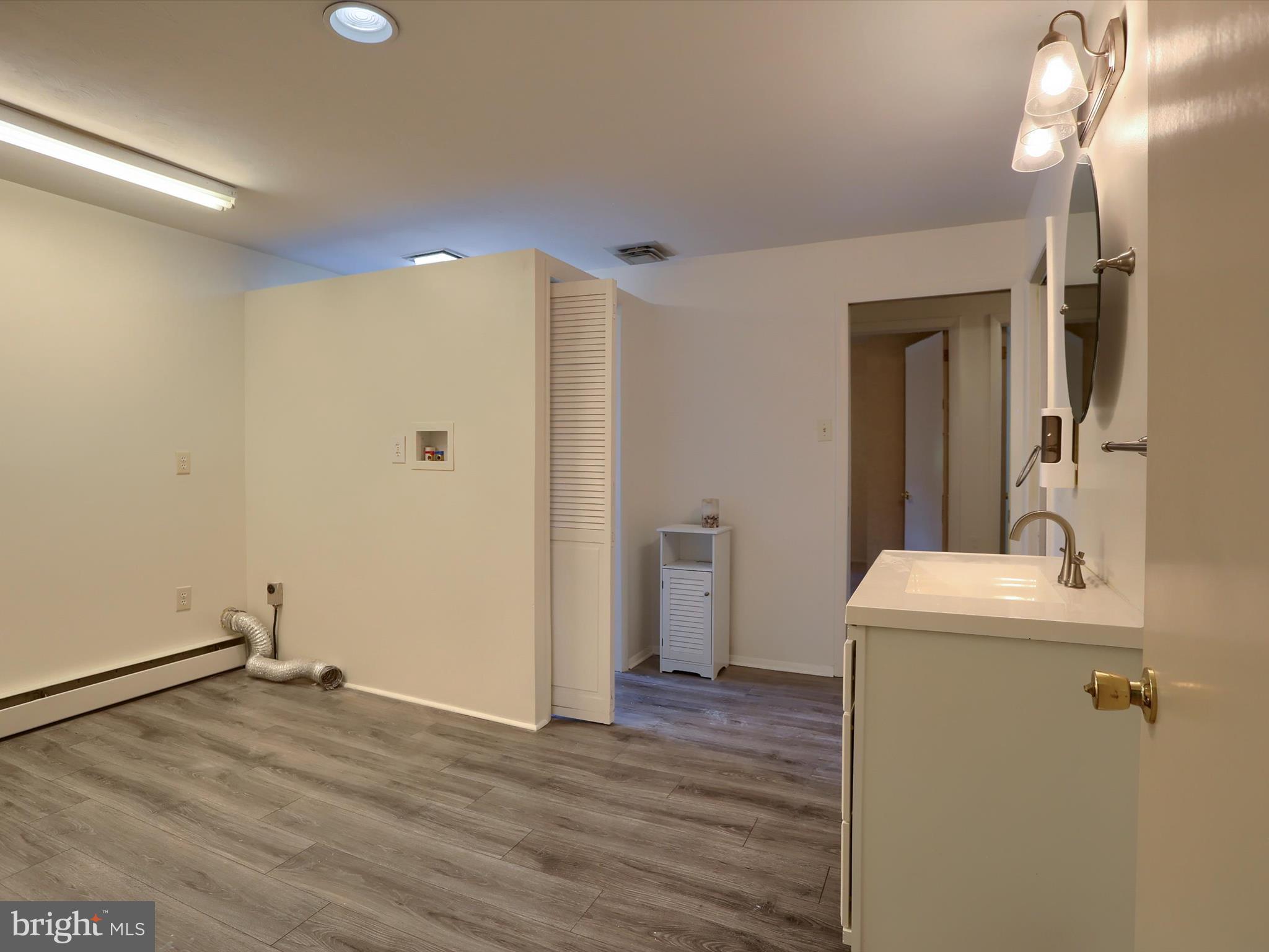 OAKWOOD PARK - Residential