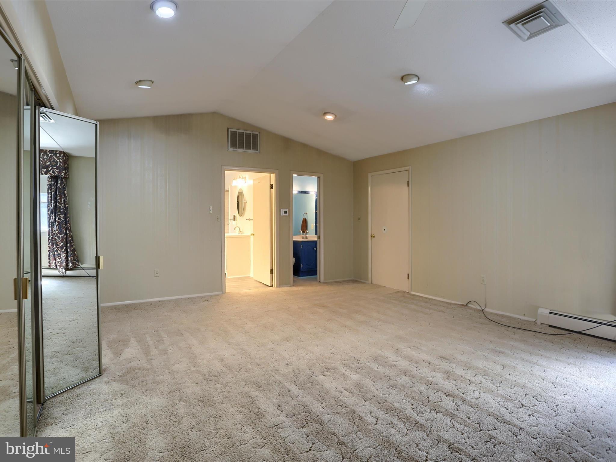 OAKWOOD PARK - Residential