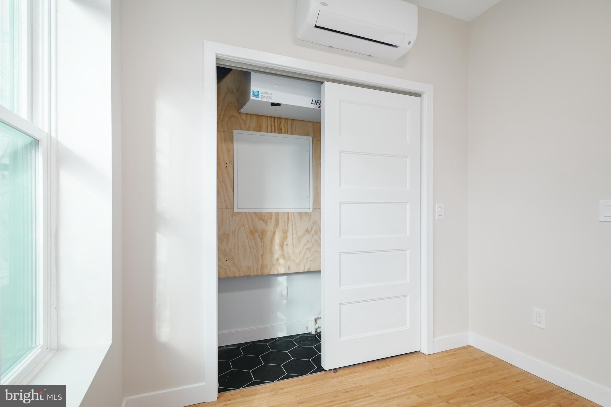 POINT BREEZE - Residential Lease