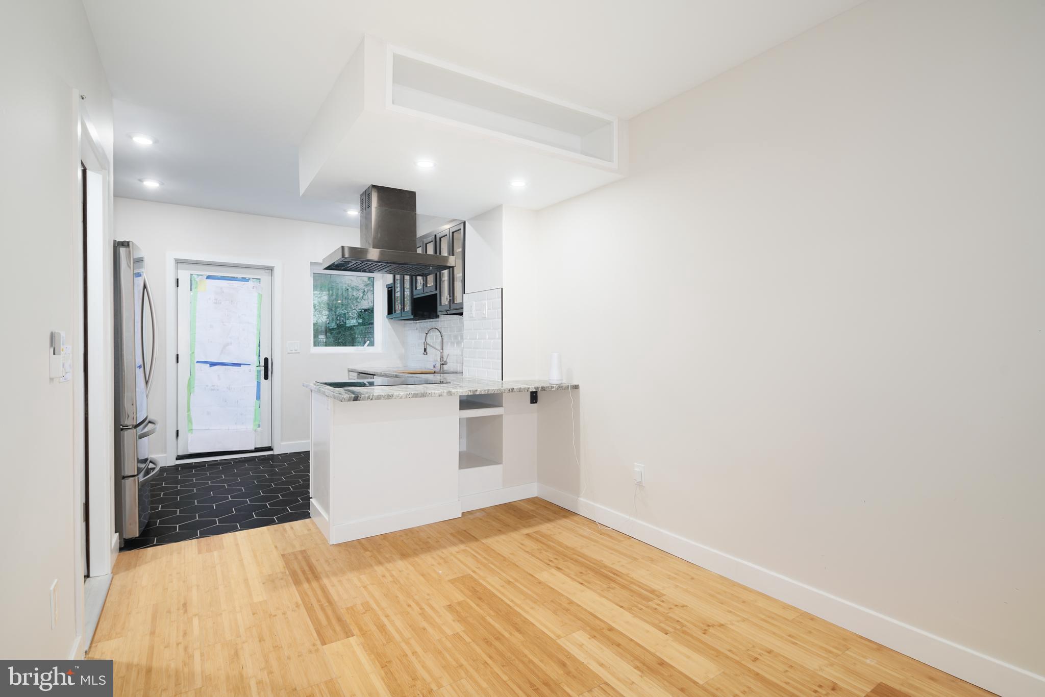 POINT BREEZE - Residential Lease