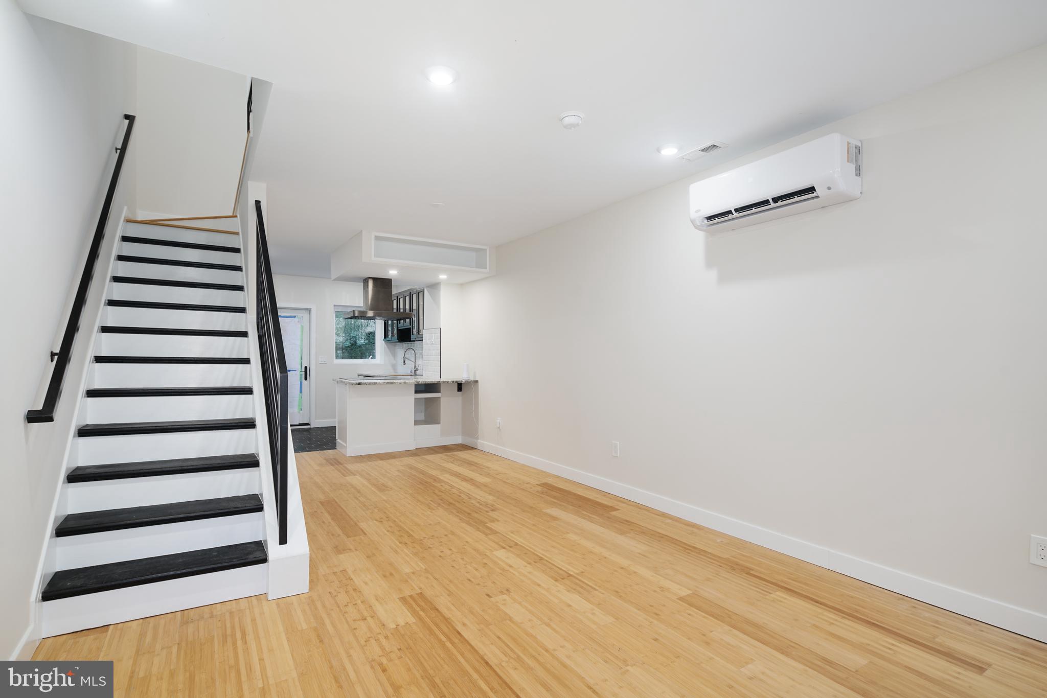 POINT BREEZE - Residential Lease