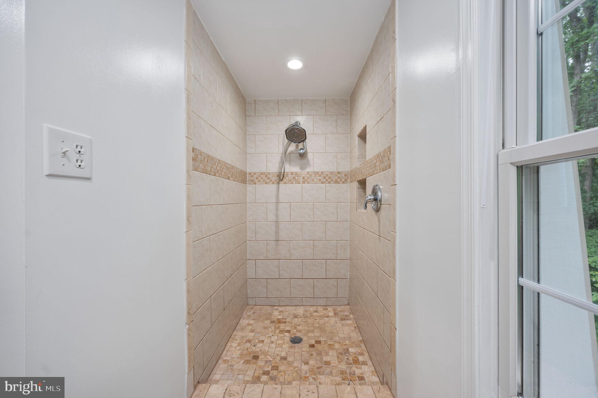 MONTCLAIR/COUNTRY CLUB - Residential