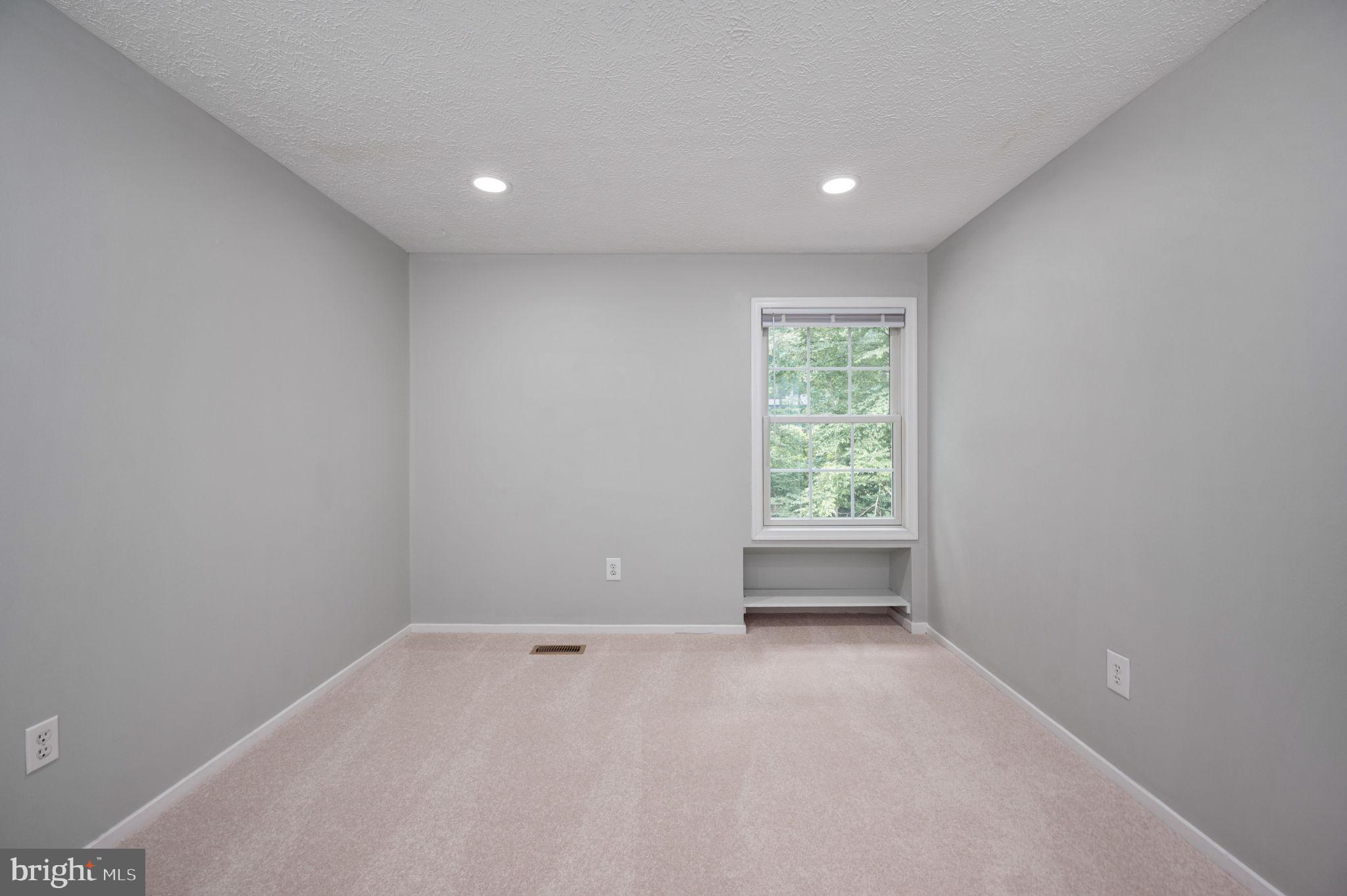 MONTCLAIR/COUNTRY CLUB - Residential