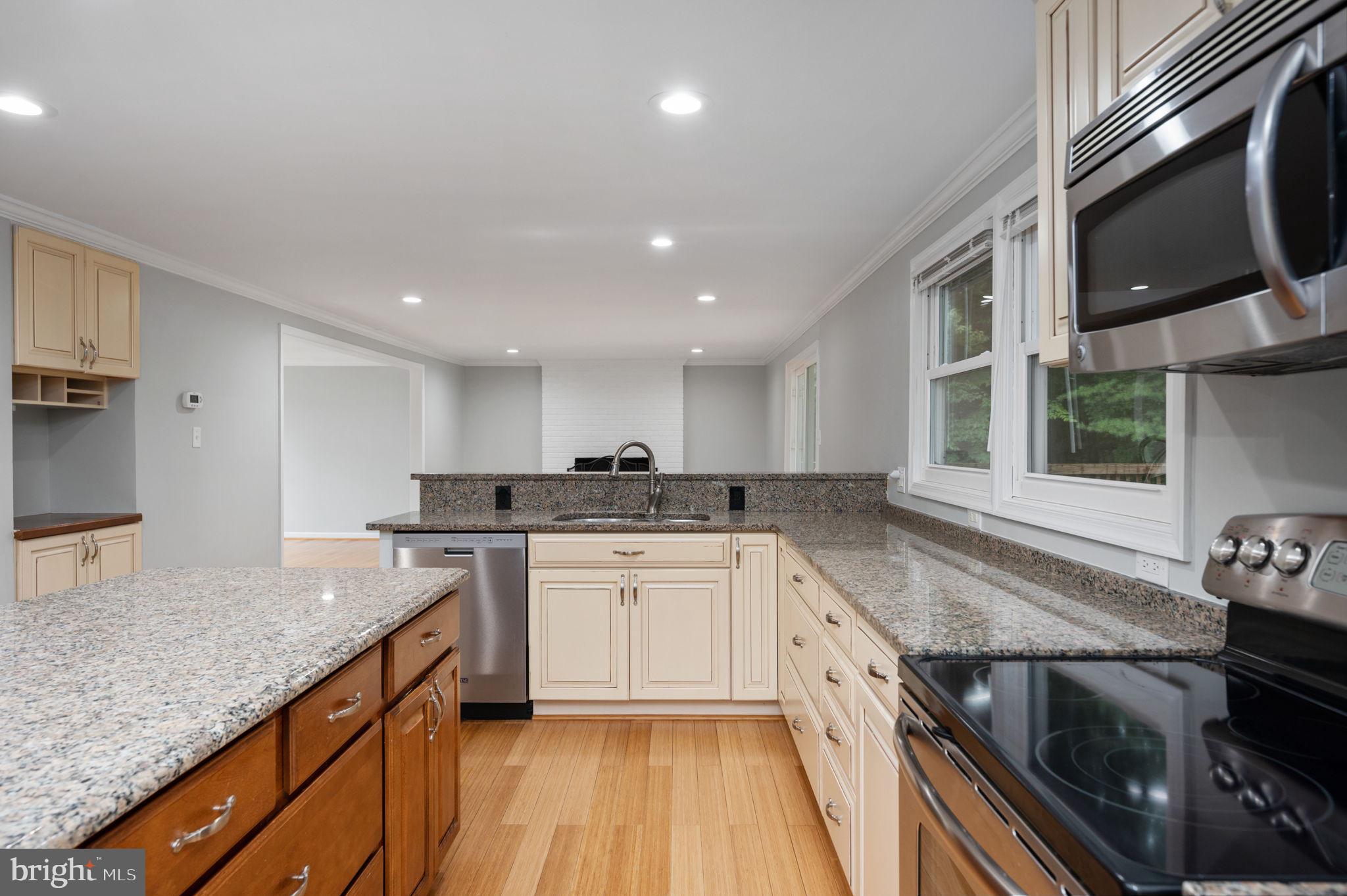 MONTCLAIR/COUNTRY CLUB - Residential