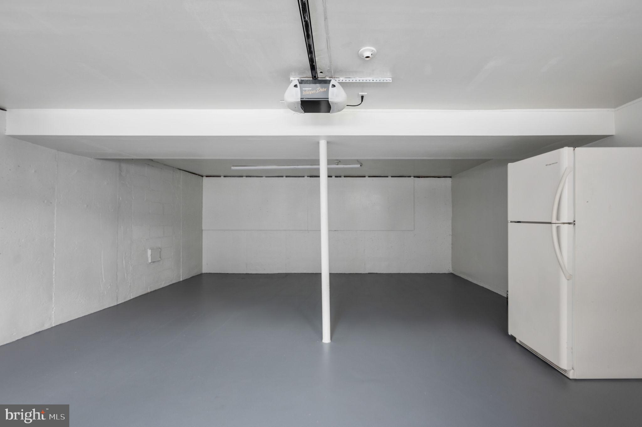 MONTCLAIR/COUNTRY CLUB - Residential