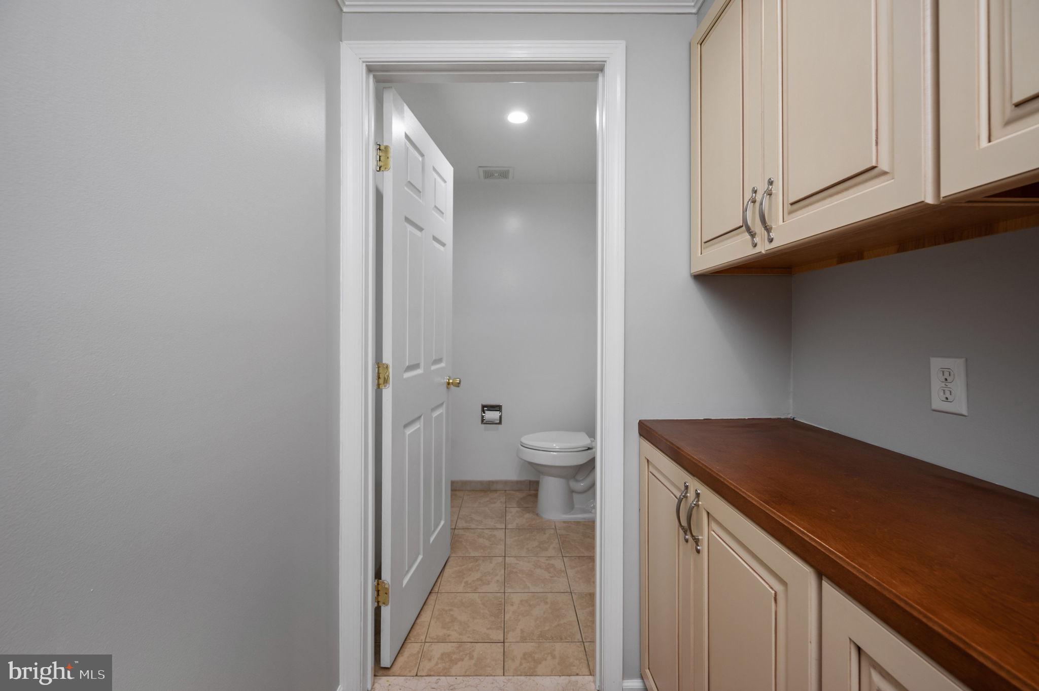 MONTCLAIR/COUNTRY CLUB - Residential