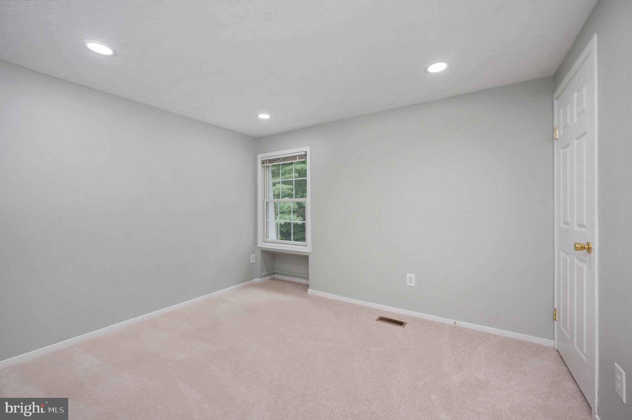 MONTCLAIR/COUNTRY CLUB - Residential