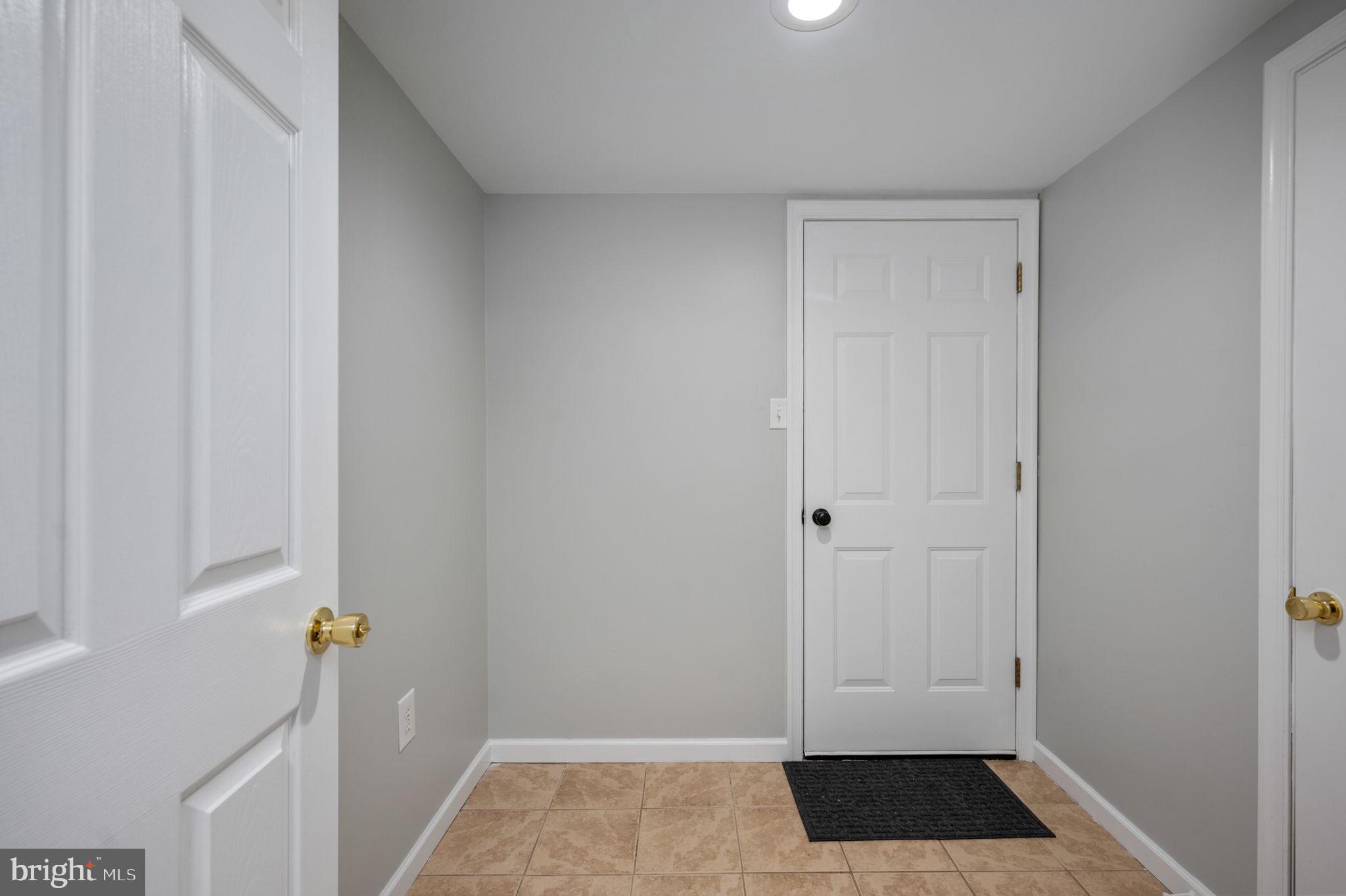 MONTCLAIR/COUNTRY CLUB - Residential