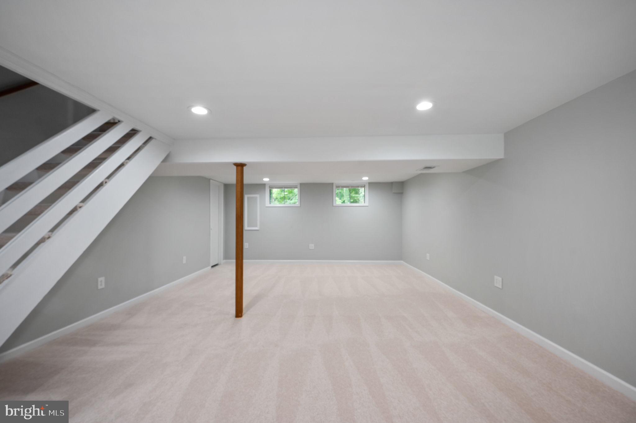 MONTCLAIR/COUNTRY CLUB - Residential