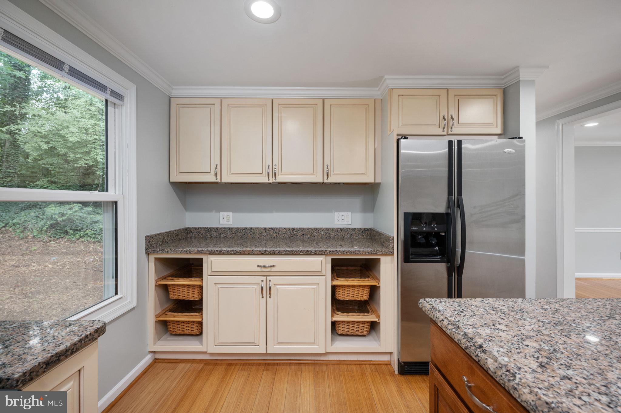 MONTCLAIR/COUNTRY CLUB - Residential