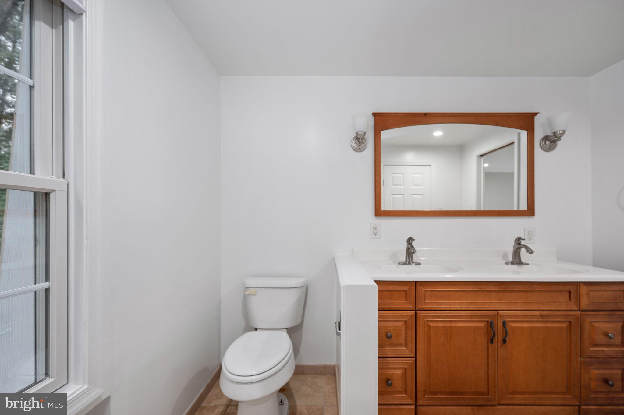 MONTCLAIR/COUNTRY CLUB - Residential