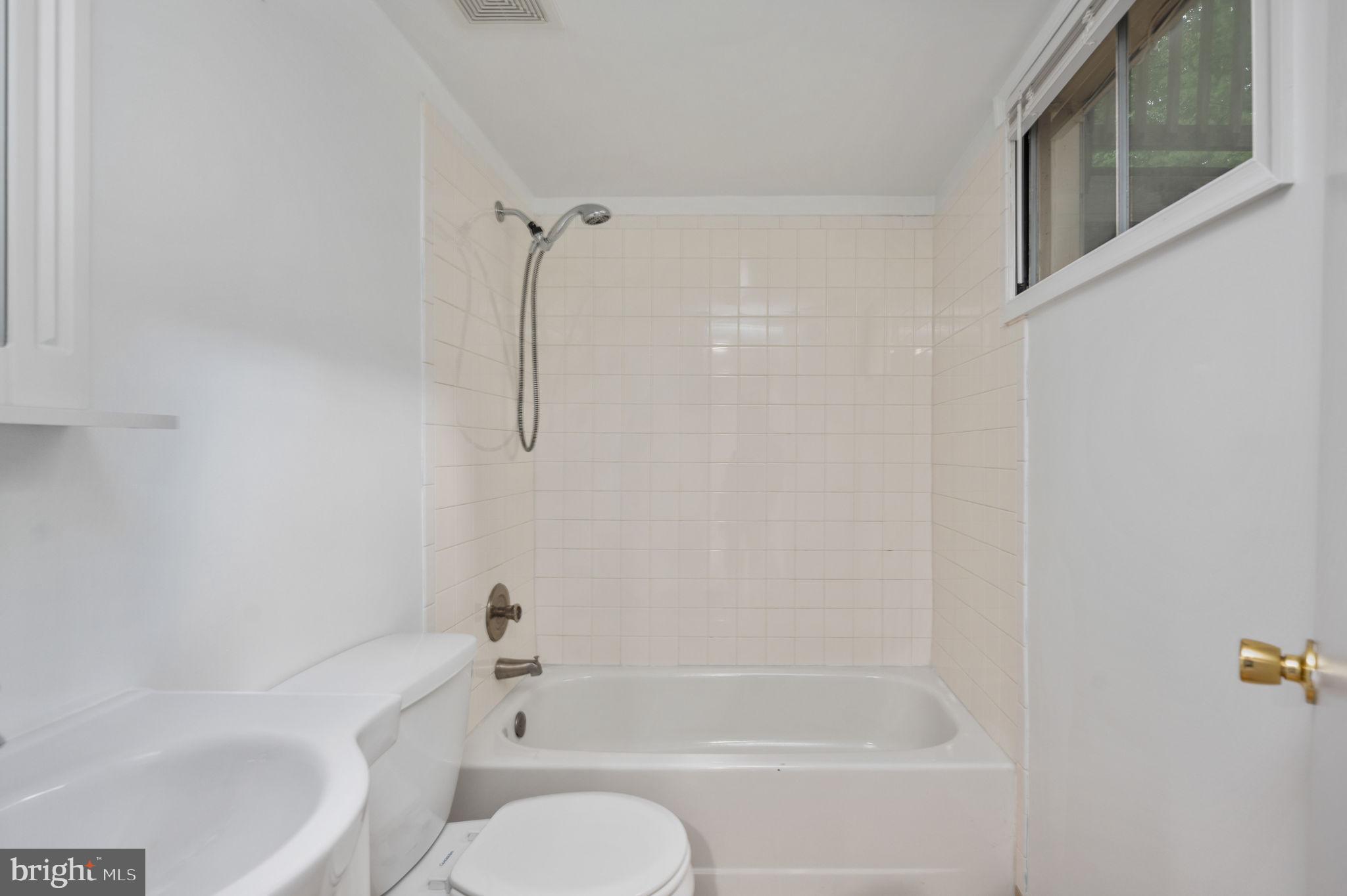 MONTCLAIR/COUNTRY CLUB - Residential