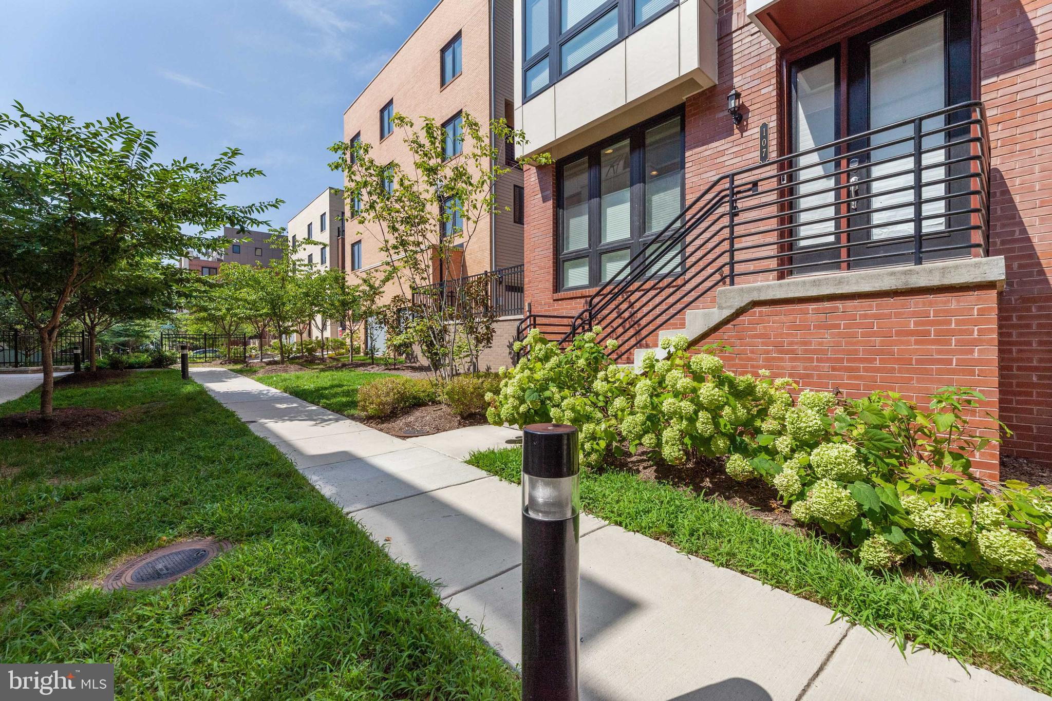 CAMBRIA SQUARE - Residential