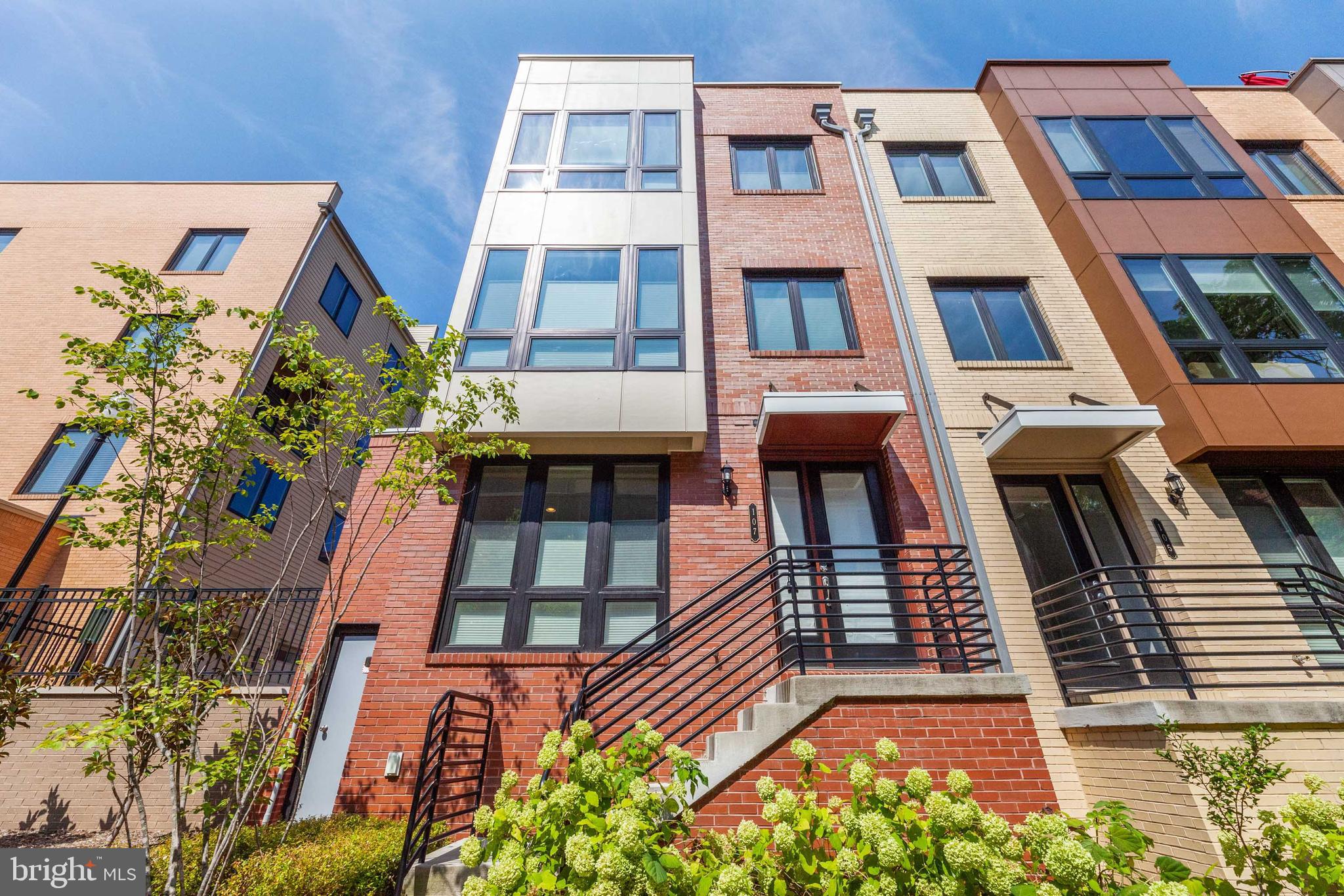 CAMBRIA SQUARE - Residential