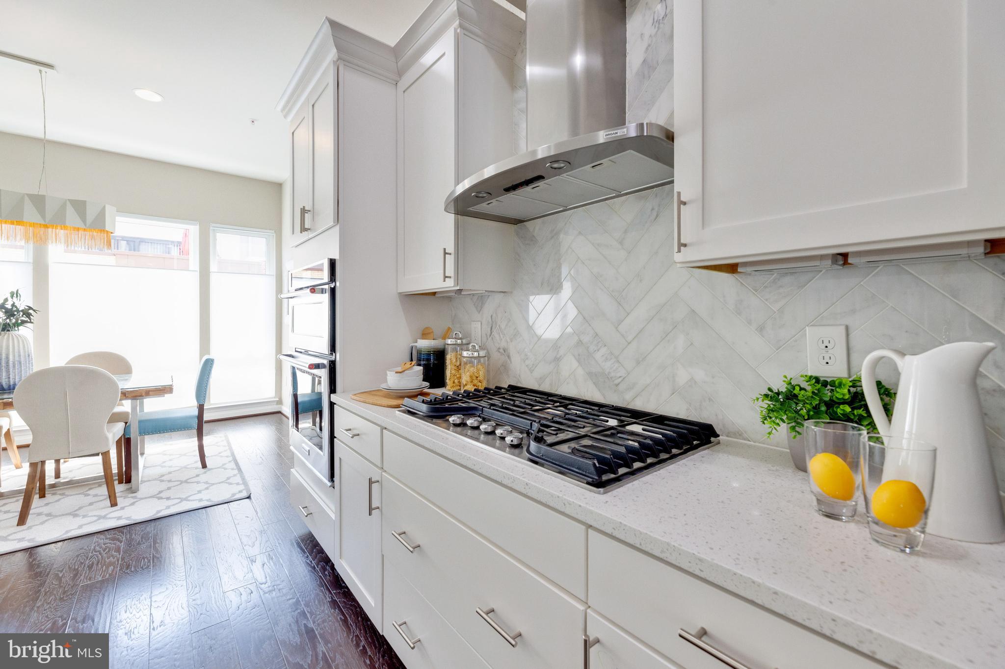 CAMBRIA SQUARE - Residential