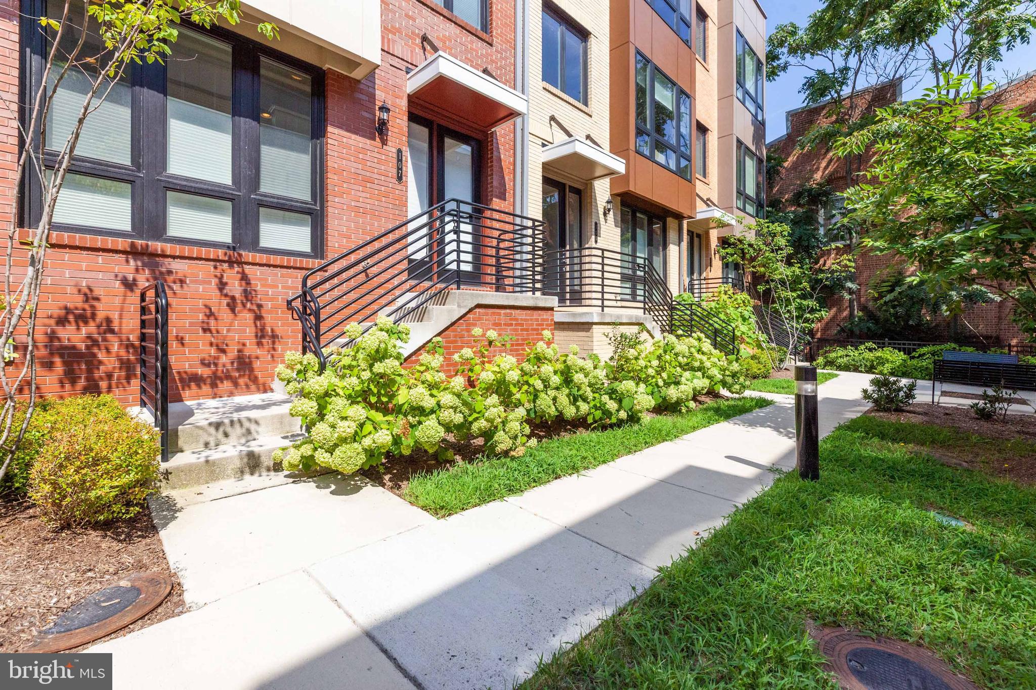 CAMBRIA SQUARE - Residential