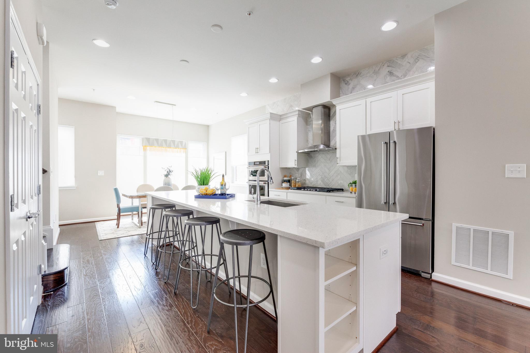 CAMBRIA SQUARE - Residential