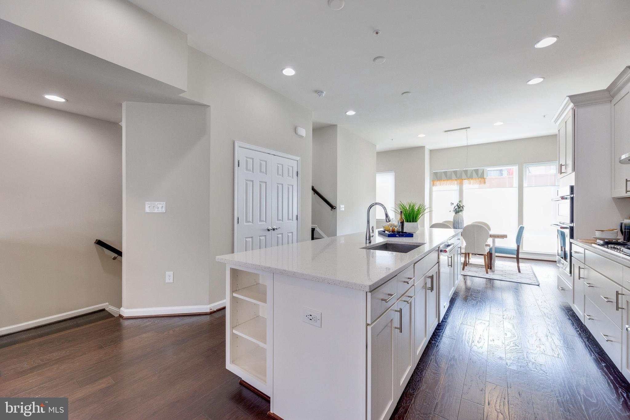 CAMBRIA SQUARE - Residential