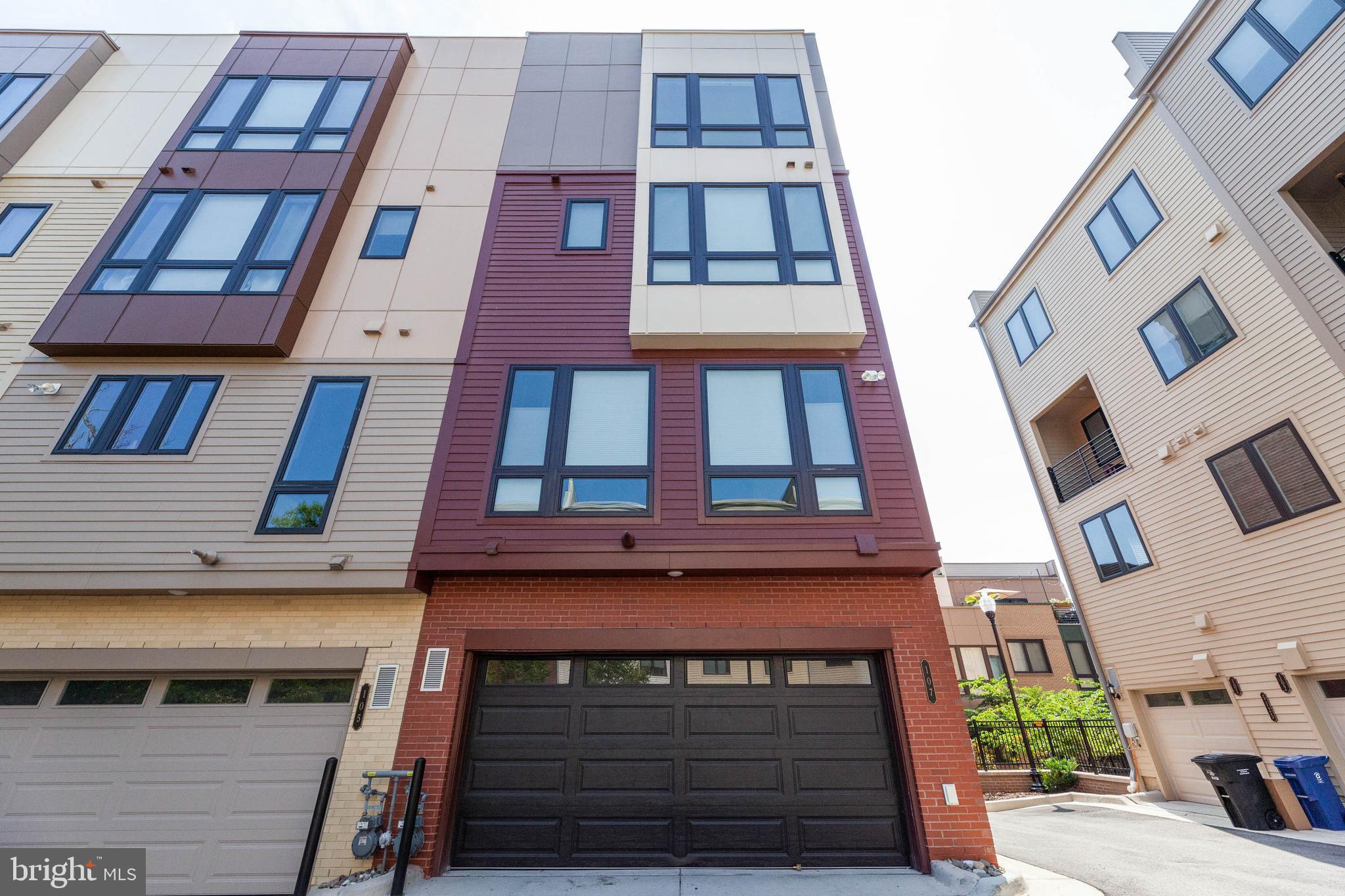 CAMBRIA SQUARE - Residential