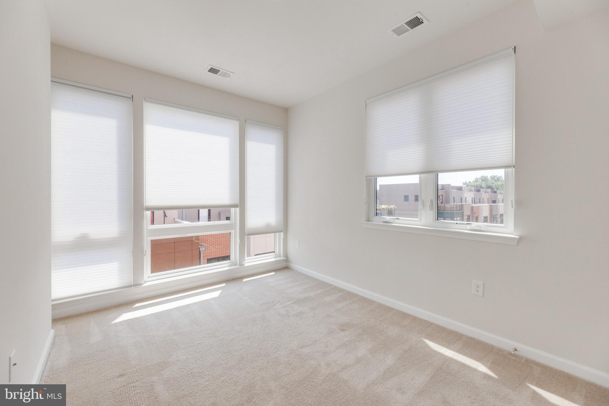 CAMBRIA SQUARE - Residential