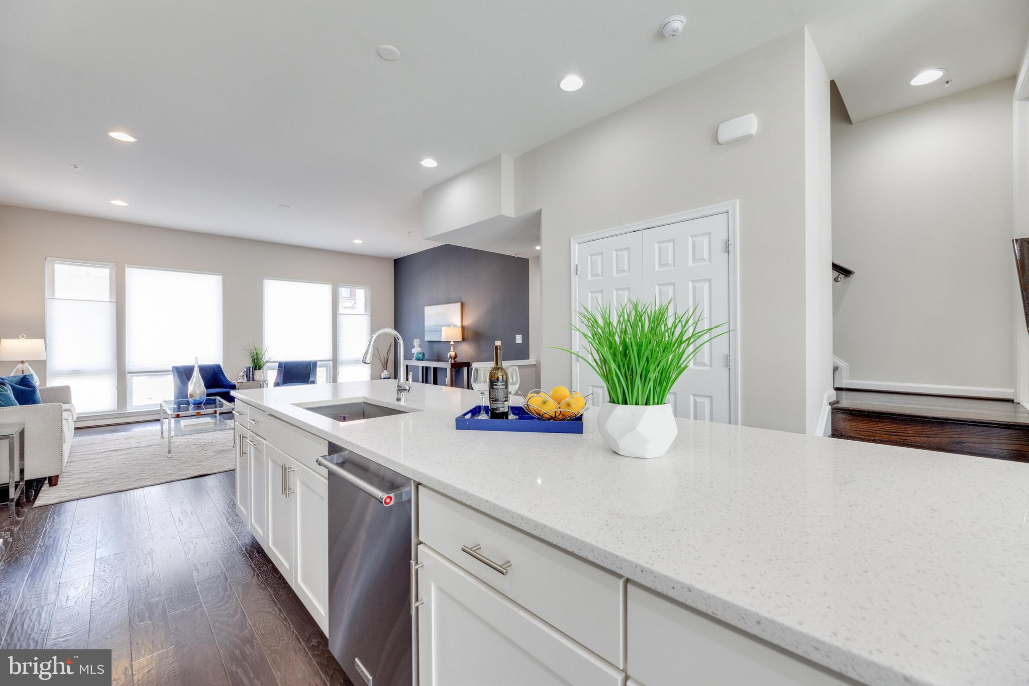 CAMBRIA SQUARE - Residential